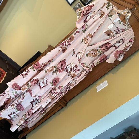 Floral wrap dress - Picture 4 of 17